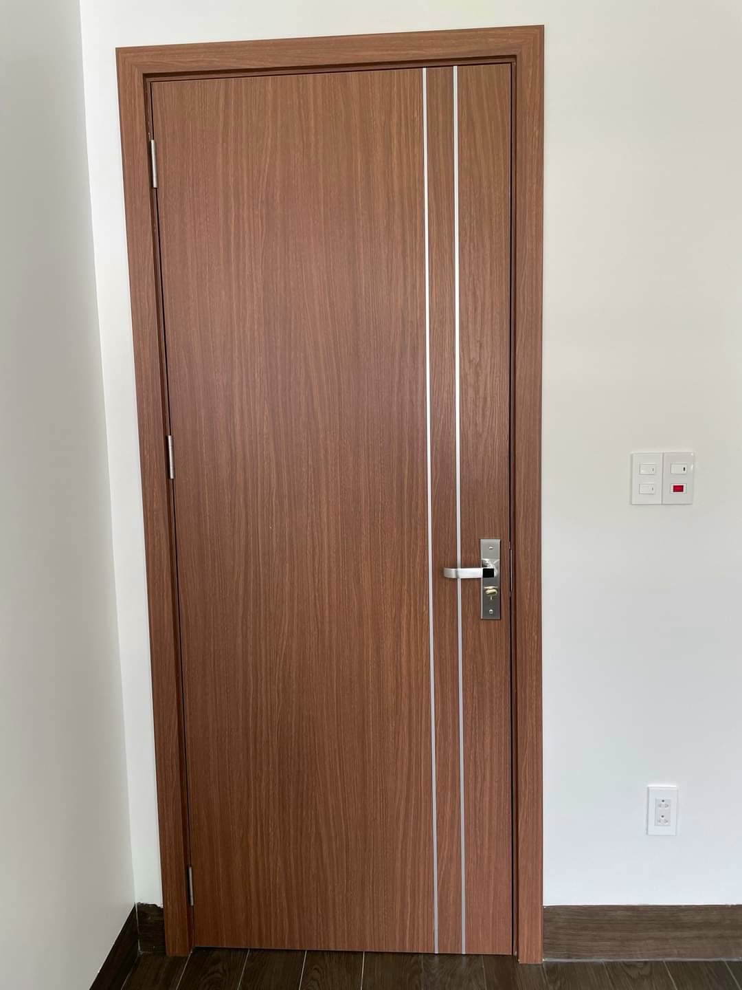 Cửa Nhựa Composite Tokyodoor CN01 Cửa Nhựa Composite Tokyodoor CN01