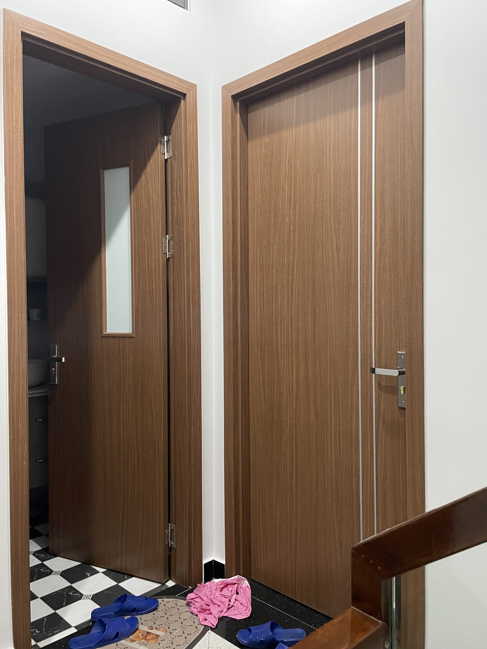 Cửa nhựa composite Tokyodoor chỉ nhôm dọc cnd16 Cửa nhựa composite Tokyodoor chỉ nhôm dọc cnd16